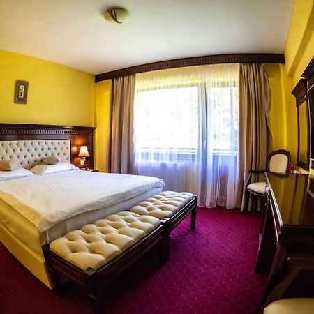 Hotel Trei Brazi Băile Olăneşti Exterior foto