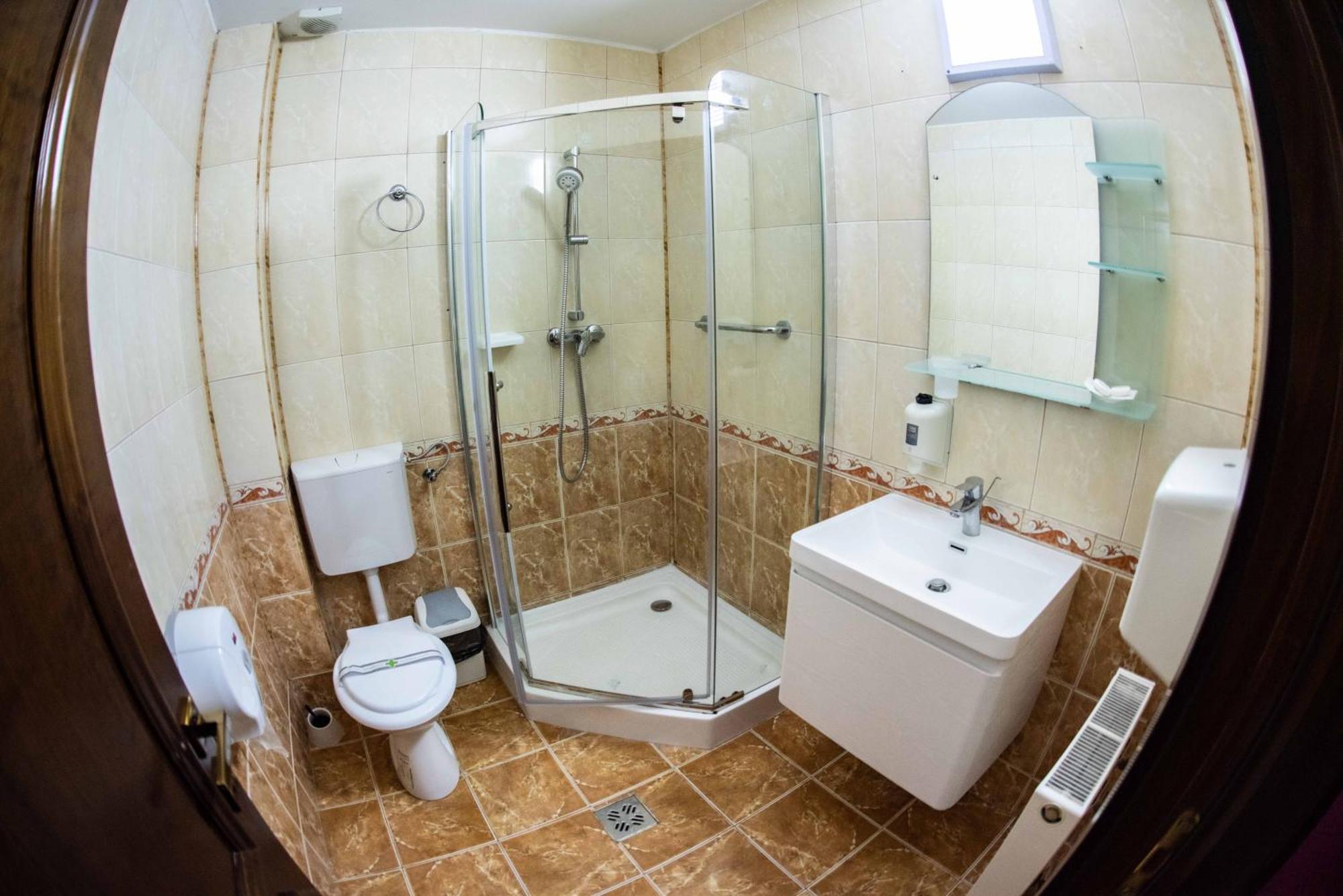 Hotel Trei Brazi Băile Olăneşti Exterior foto